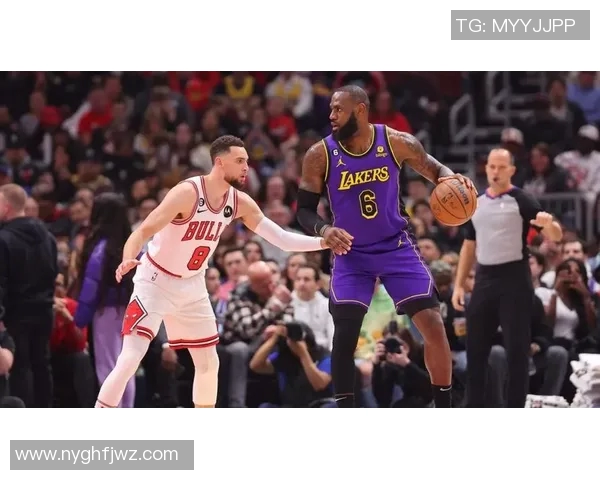 2011年公牛与湖人对决回顾：经典比赛中的战术较量与明星球员表现分析